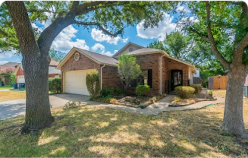 Home in Fort Worth, TX that sold for $254k